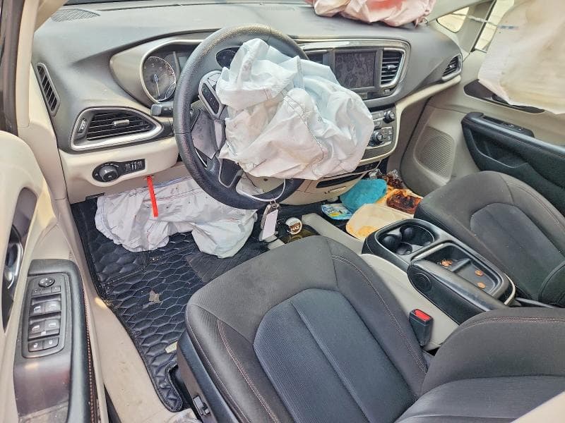 2020 CHRYSLER PACIFICA TOURING 8