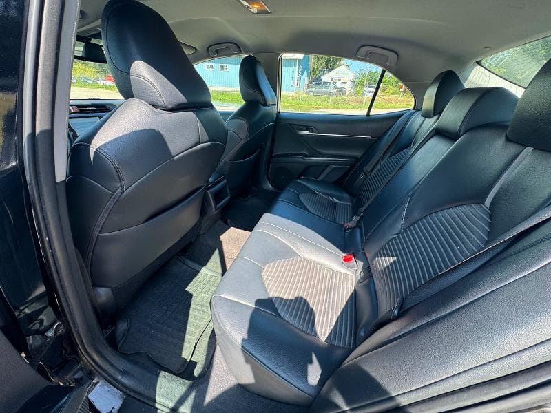 2019 TOYOTA CAMRY SE 14