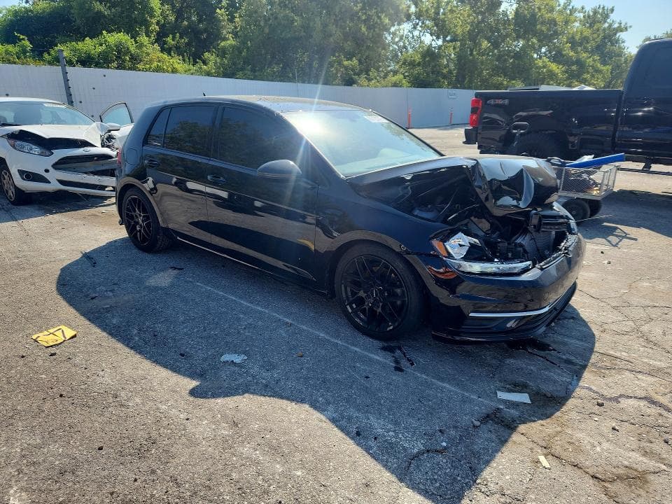 2019 VOLKSWAGEN GOLF S 4
