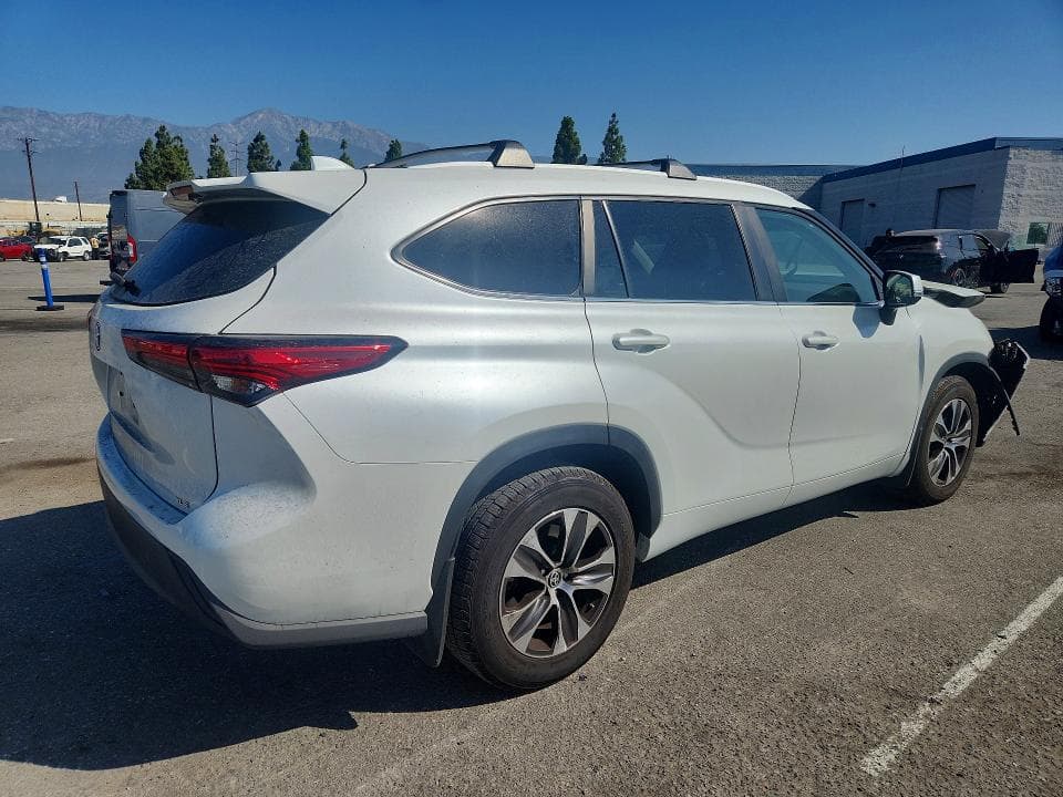 2023 TOYOTA HIGHLANDER 3