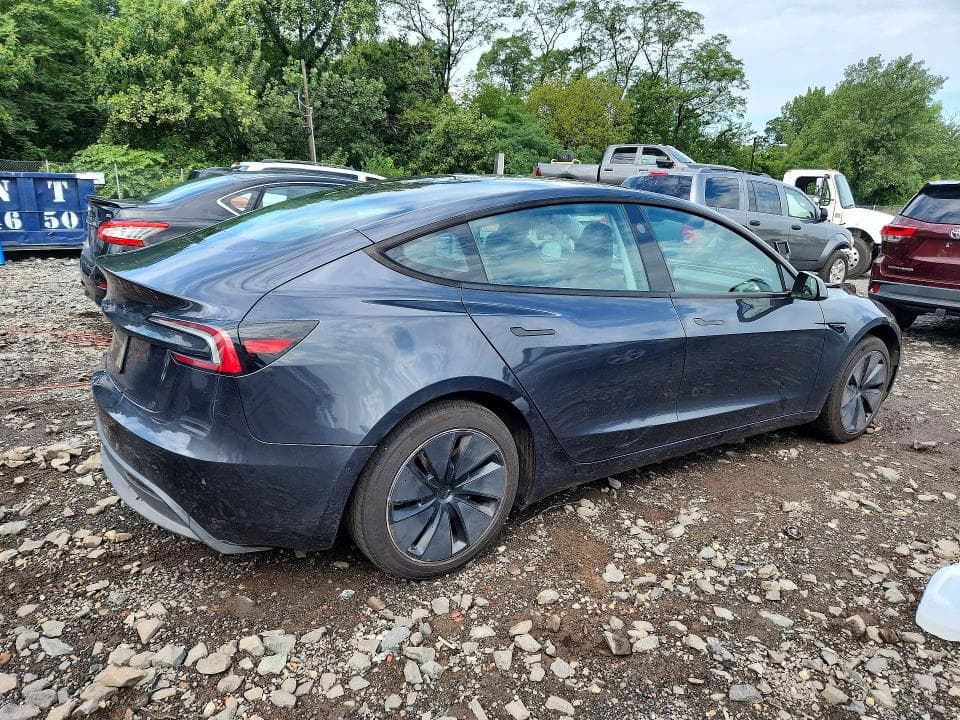 2025 TESLA MODEL 3 3