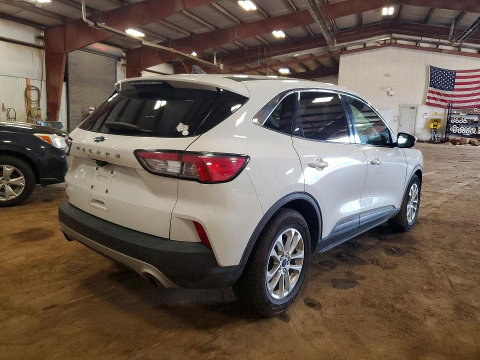 2021 FORD ESCAPE SE 3