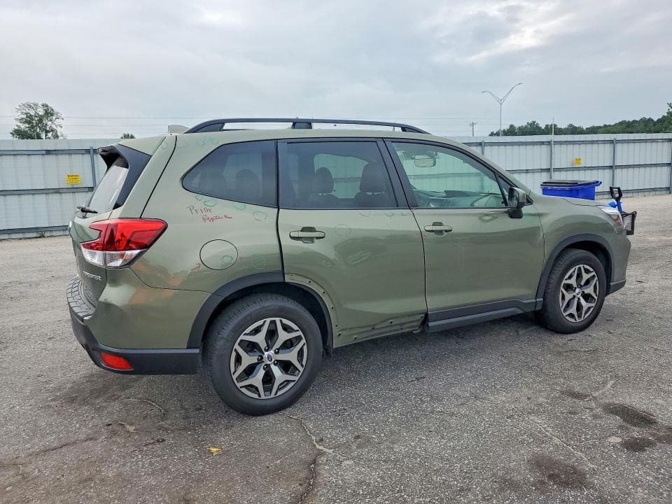 2020 SUBARU FORESTER PREMIUM 3