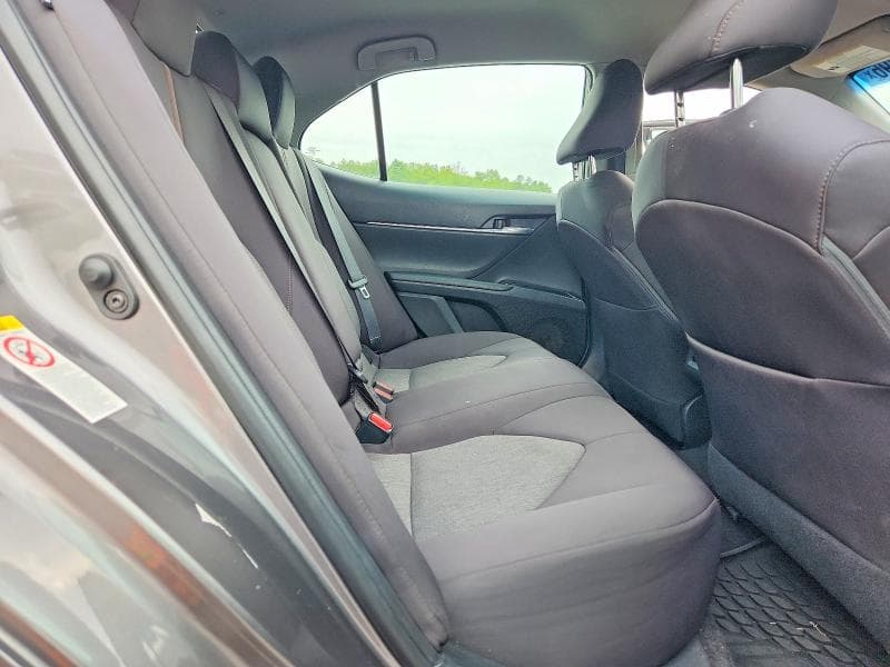 2018 TOYOTA CAMRY LE 10