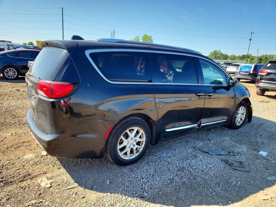 2020 CHRYSLER PACIFICA TOURING L 3
