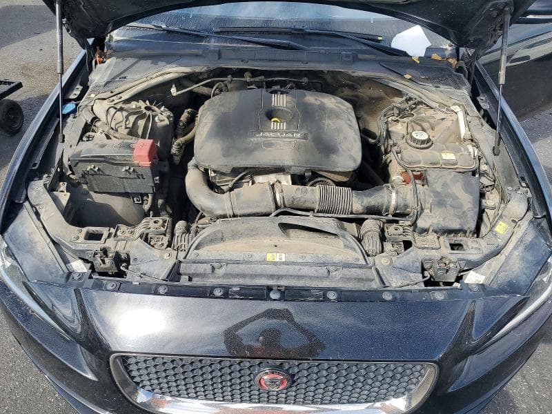 2017 JAGUAR XE PREMIUM 11