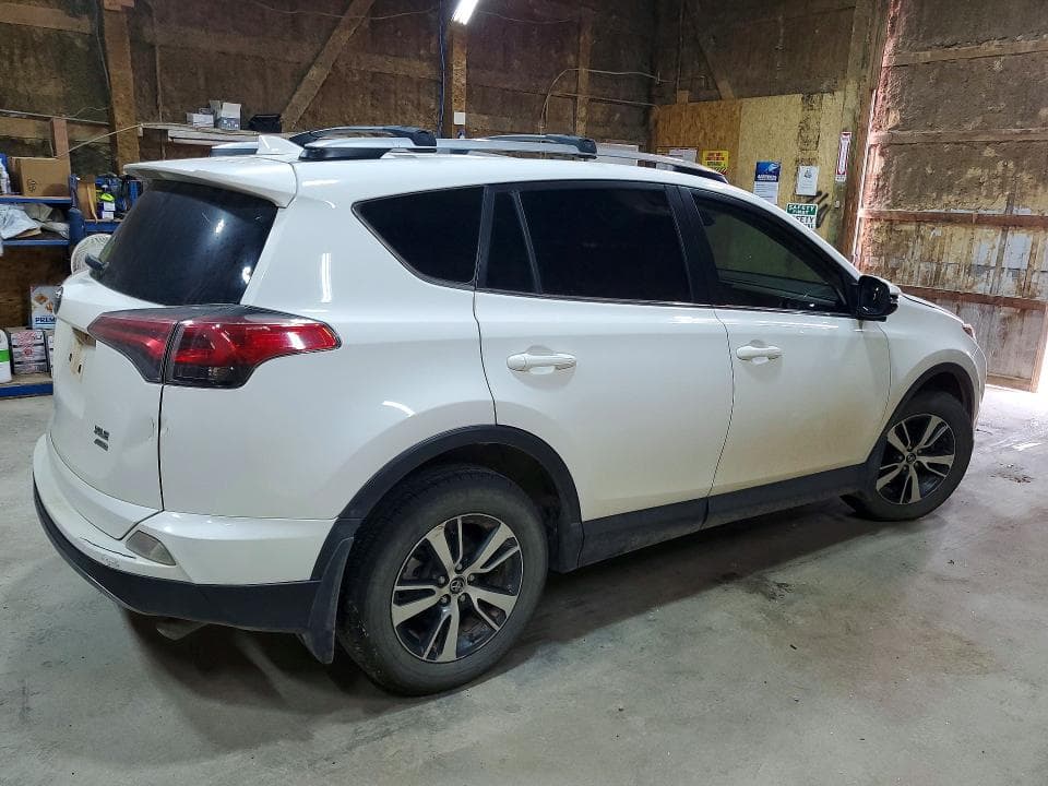 2018 TOYOTA RAV4 XLE 3