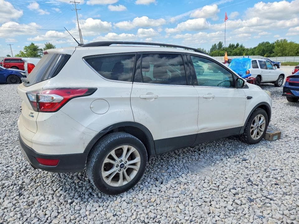 2017 FORD ESCAPE SE 3