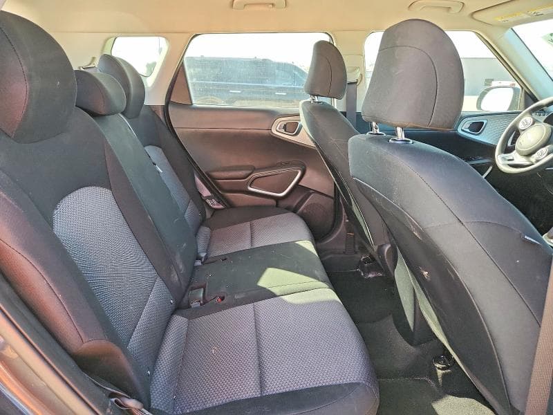 2025 KIA SOUL LX 10