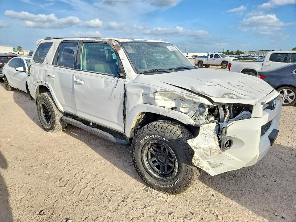 2023 TOYOTA 4RUNNER SR5 4