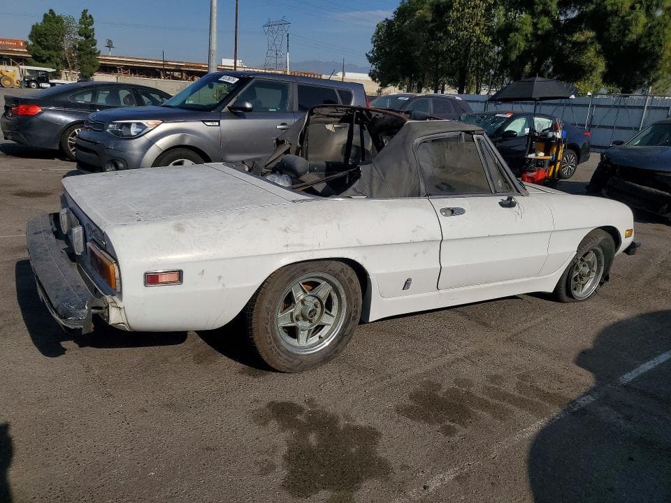 1982 ALFA ROMEO VELOCE 2000 SPIDER 3