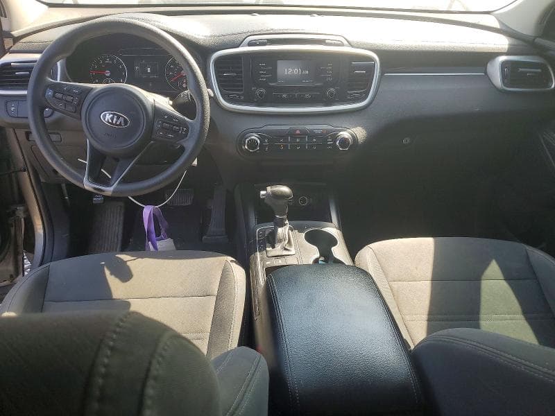 2017 KIA SORENTO LX V6 8