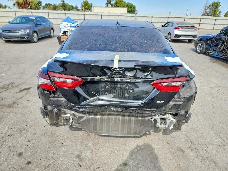 2021 TOYOTA CAMRY SE 6