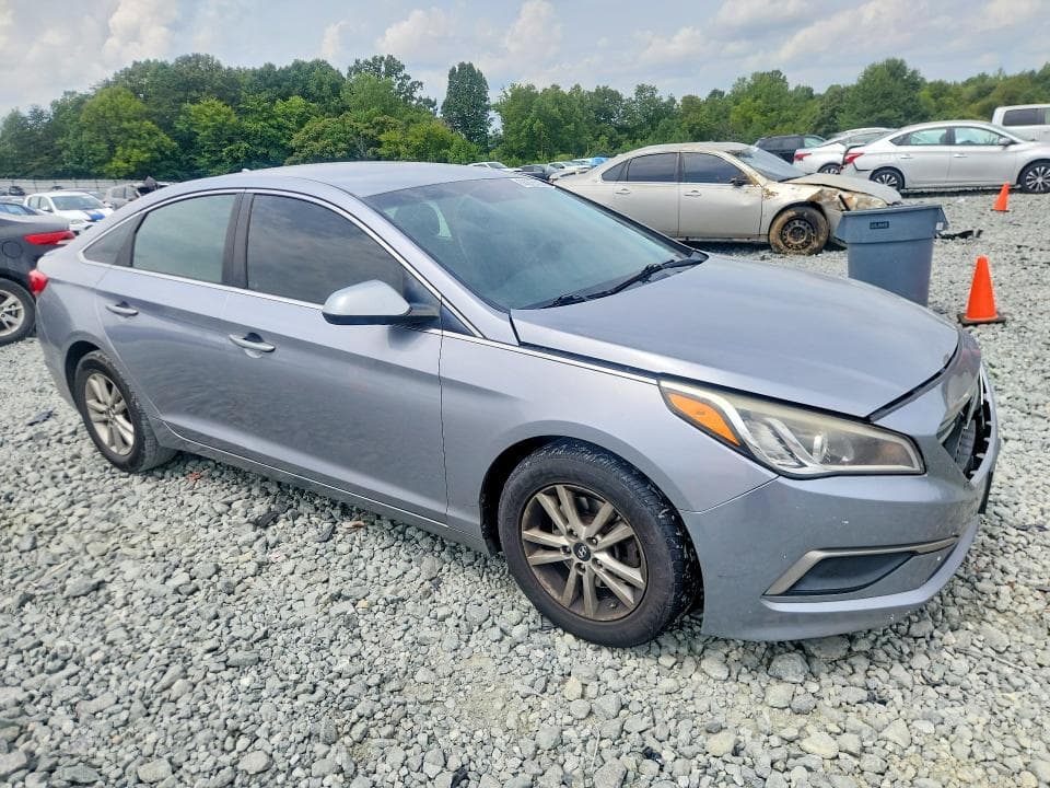 2017 HYUNDAI SONATA SE 4