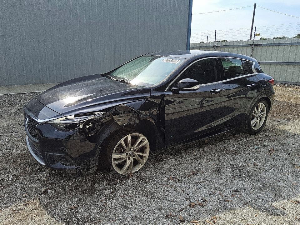 2018 INFINITI QX30 LUXURY - 1