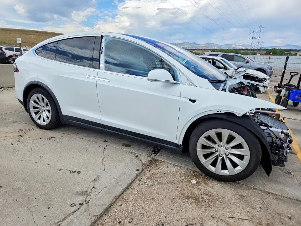 2018 TESLA MODEL X 4