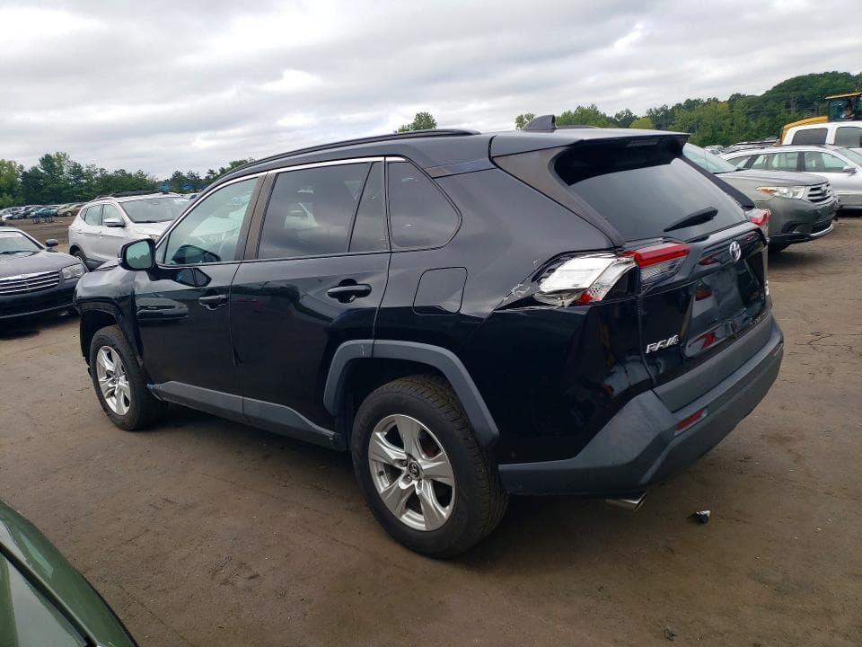 2020 TOYOTA RAV4 XLE 2