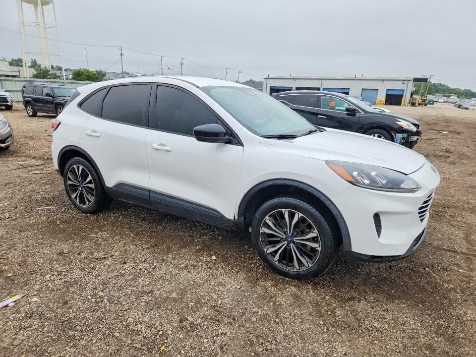 2022 FORD ESCAPE SE 4