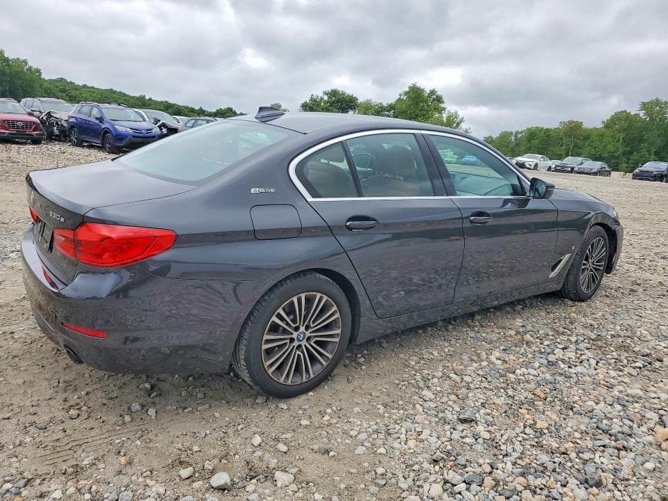 2019 BMW 530XE 3