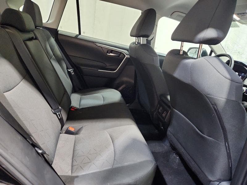 2025 TOYOTA RAV4 XLE 11