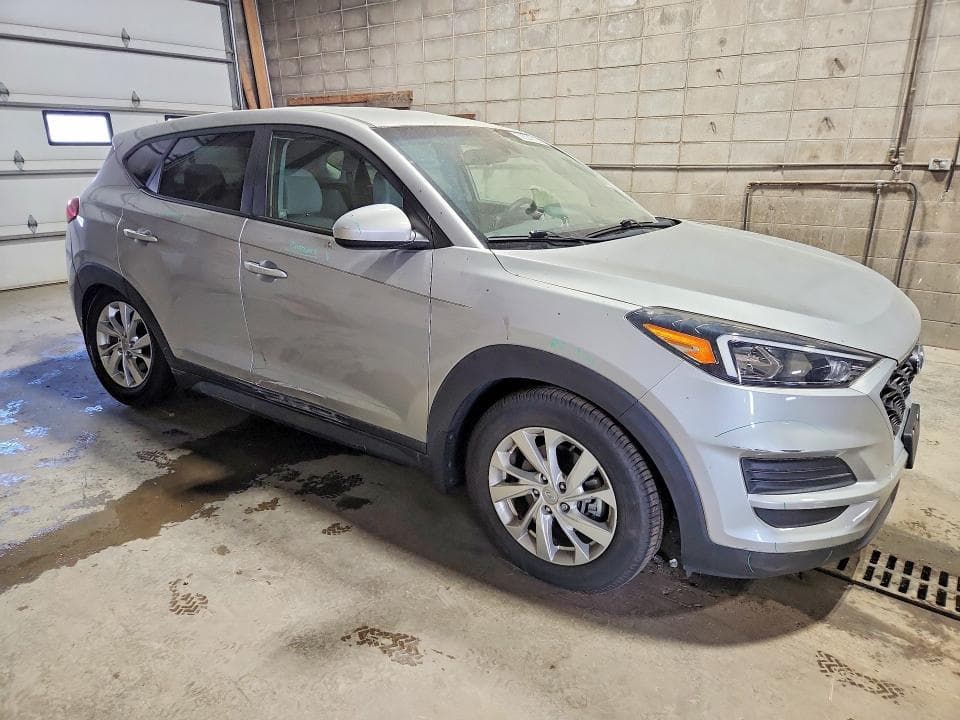 2020 HYUNDAI TUCSON SE 4