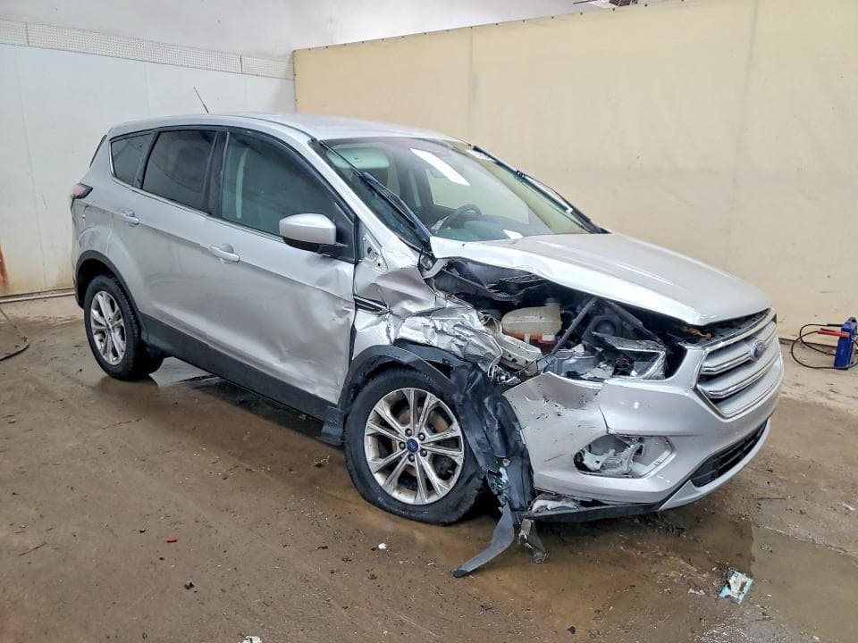 2017 FORD ESCAPE SE 4