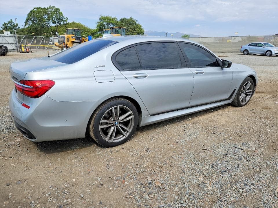 2017 BMW 740 XE 3