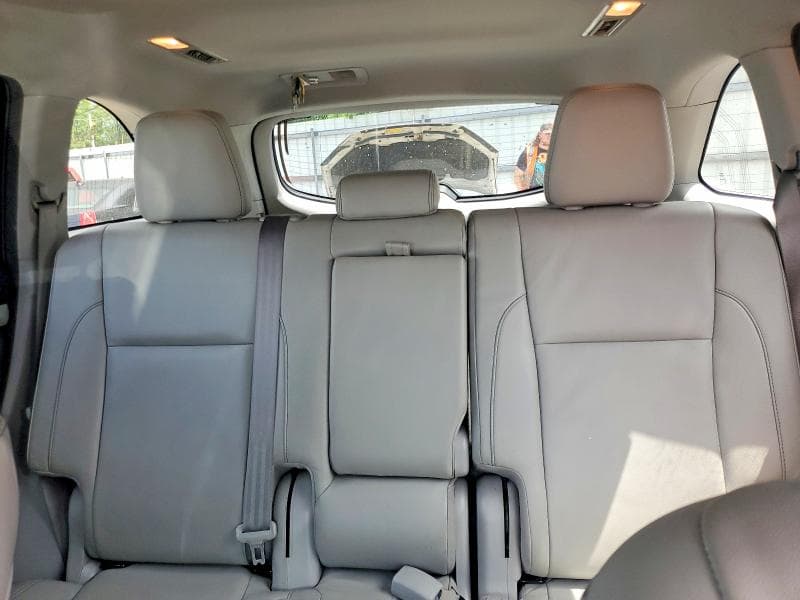 2017 TOYOTA HIGHLANDER XLE 10