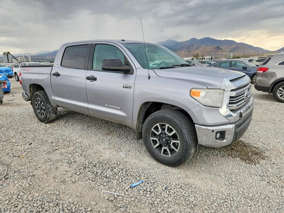 2017 TOYOTA TUNDRA SR5 4