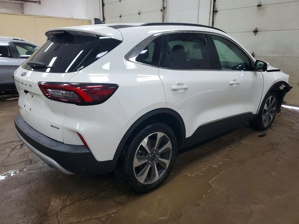 2024 FORD ESCAPE PLATINUM 3