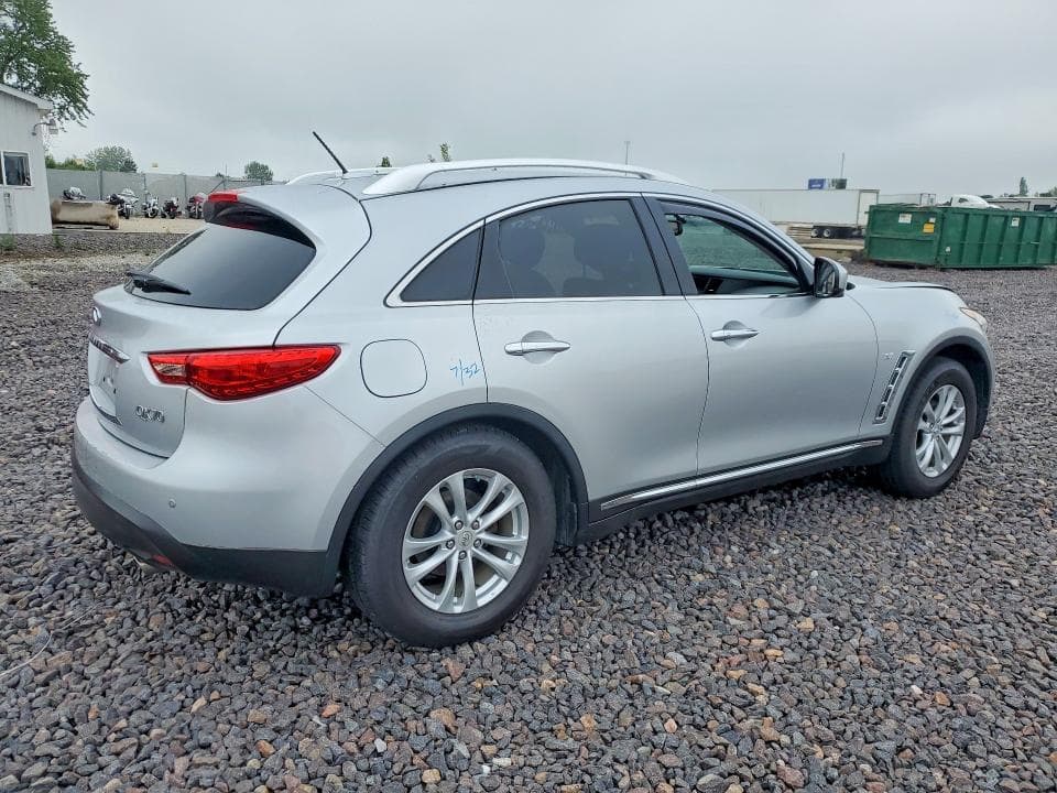 2017 INFINITI QX70 BASE 3