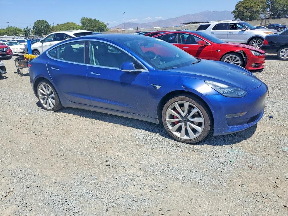 2018 TESLA MODEL 3 4