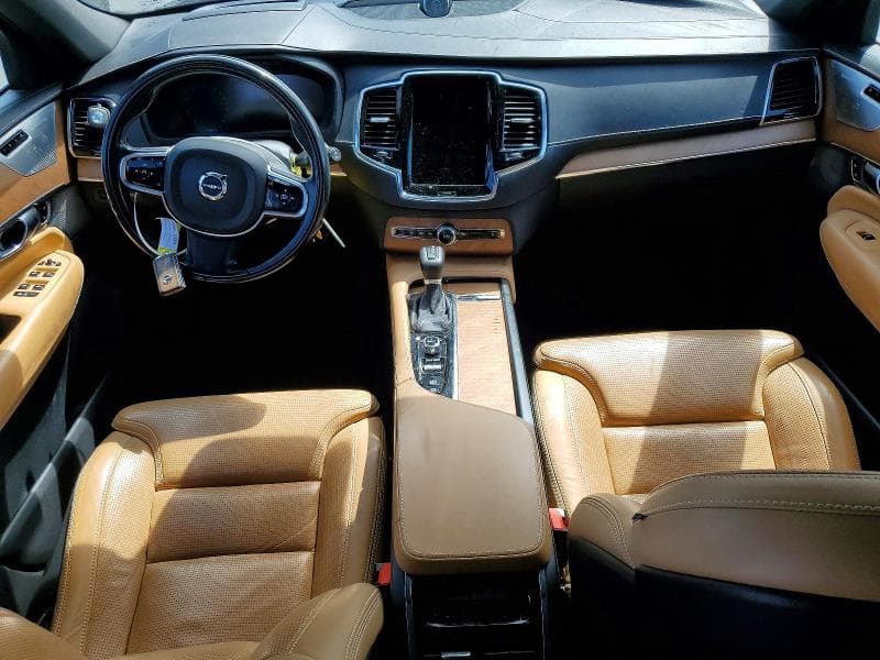 2017 VOLVO XC90 T6 8