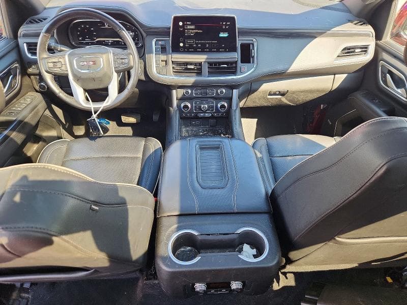 2022 GMC YUKON SLT 8