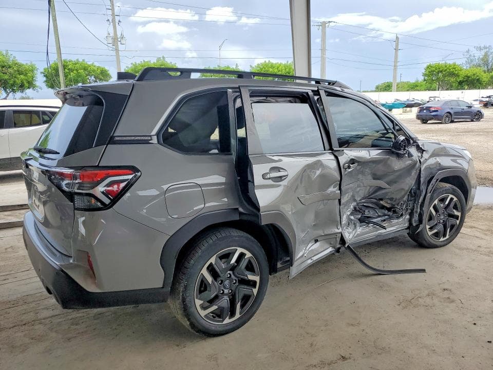 2025 SUBARU FORESTER LIMITED 3