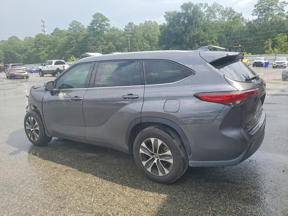 2022 TOYOTA HIGHLANDER XLE 2