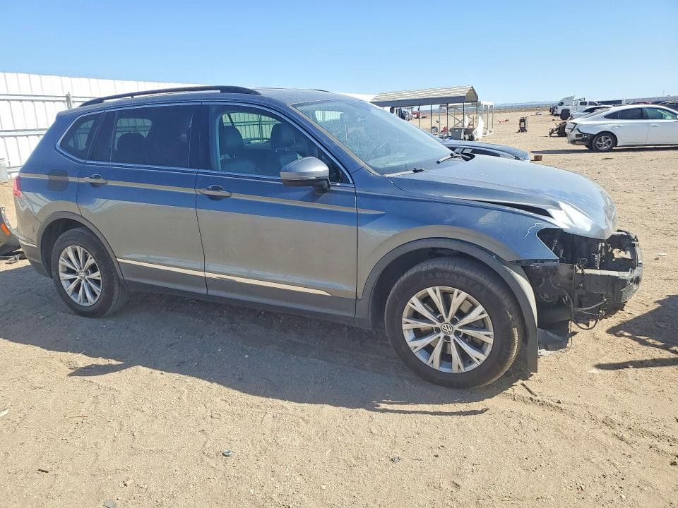 2018 VOLKSWAGEN TIGUAN SE 4