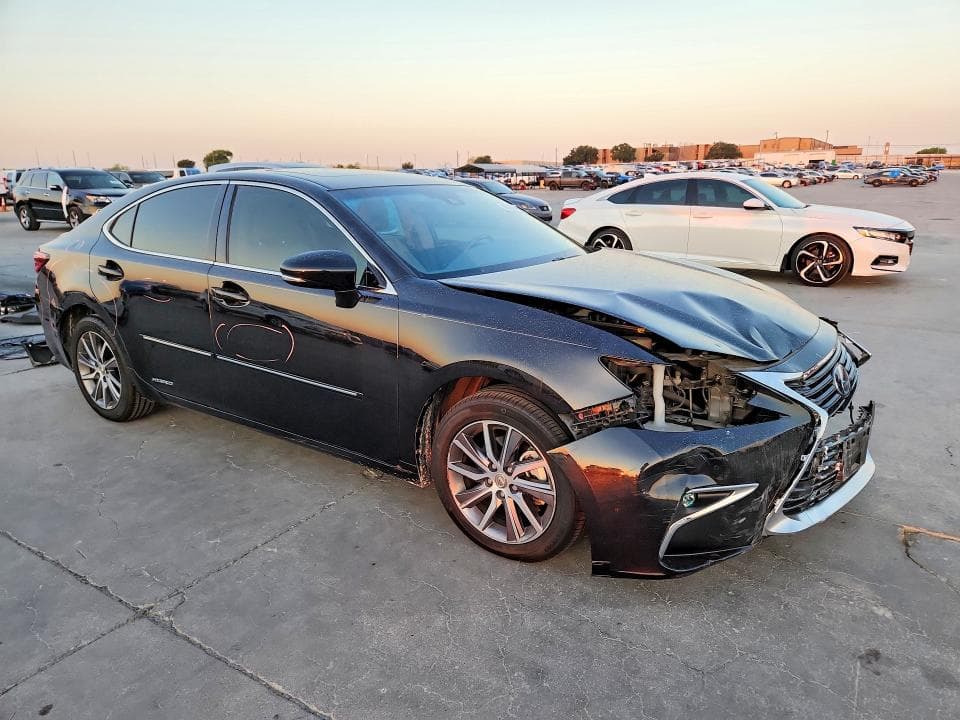 2017 LEXUS ES 300H 4
