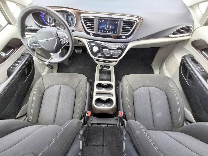 2020 CHRYSLER VOYAGER LX 8