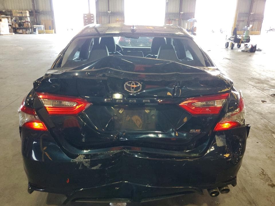 2018 TOYOTA CAMRY SE 6