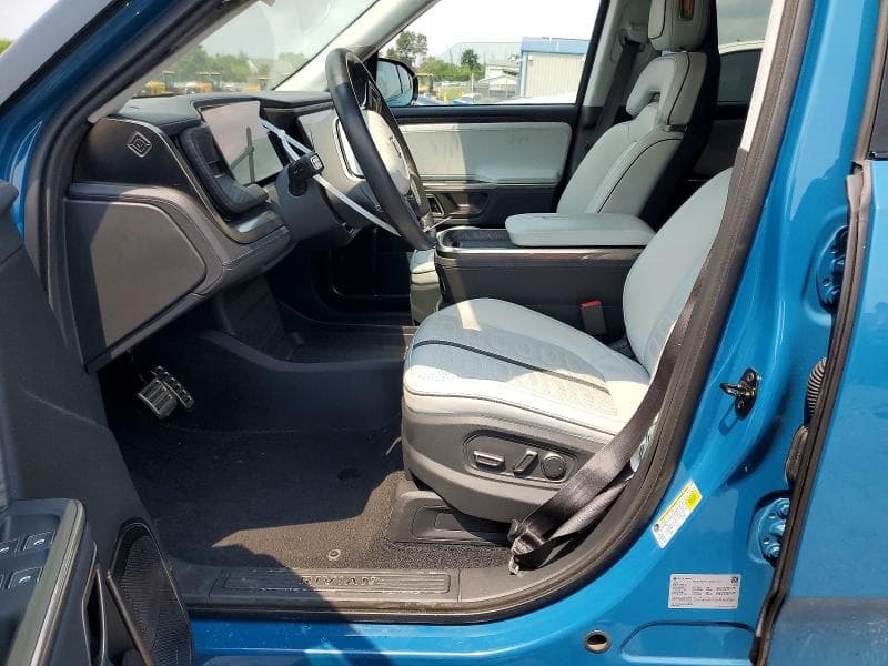 2023 RIVIAN R1S LAUNCH EDITION 7