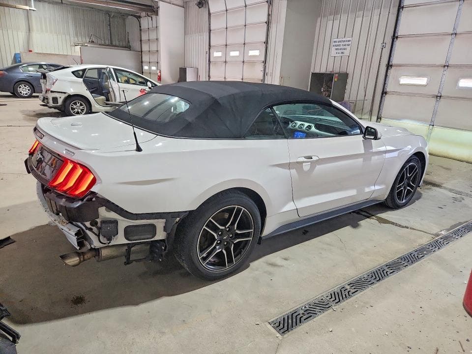 2021 FORD MUSTANG 3
