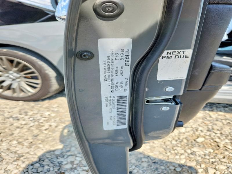 2019 CHRYSLER 300 LIMITED 12