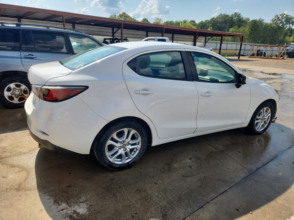 2017 TOYOTA YARIS IA BASE 3