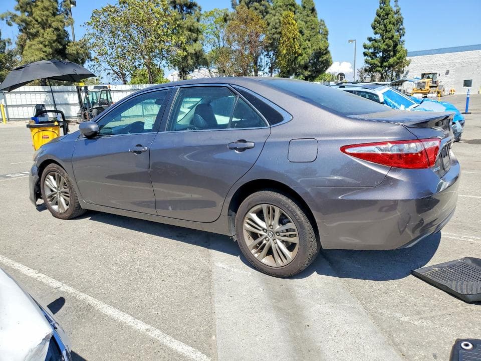 2017 TOYOTA CAMRY SE 2