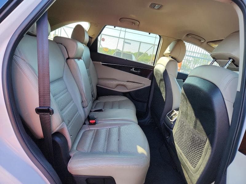 2017 KIA SORENTO EX 11