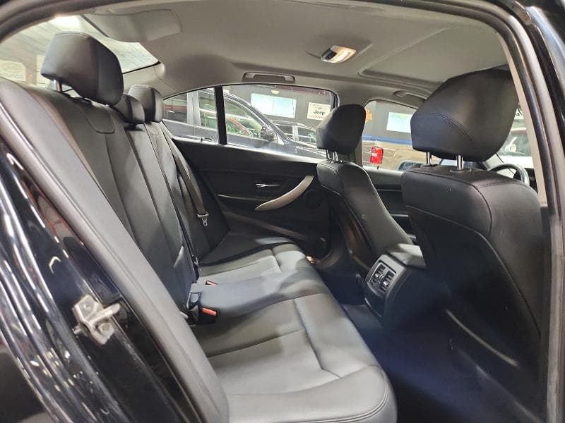 2017 BMW 320 XI 10