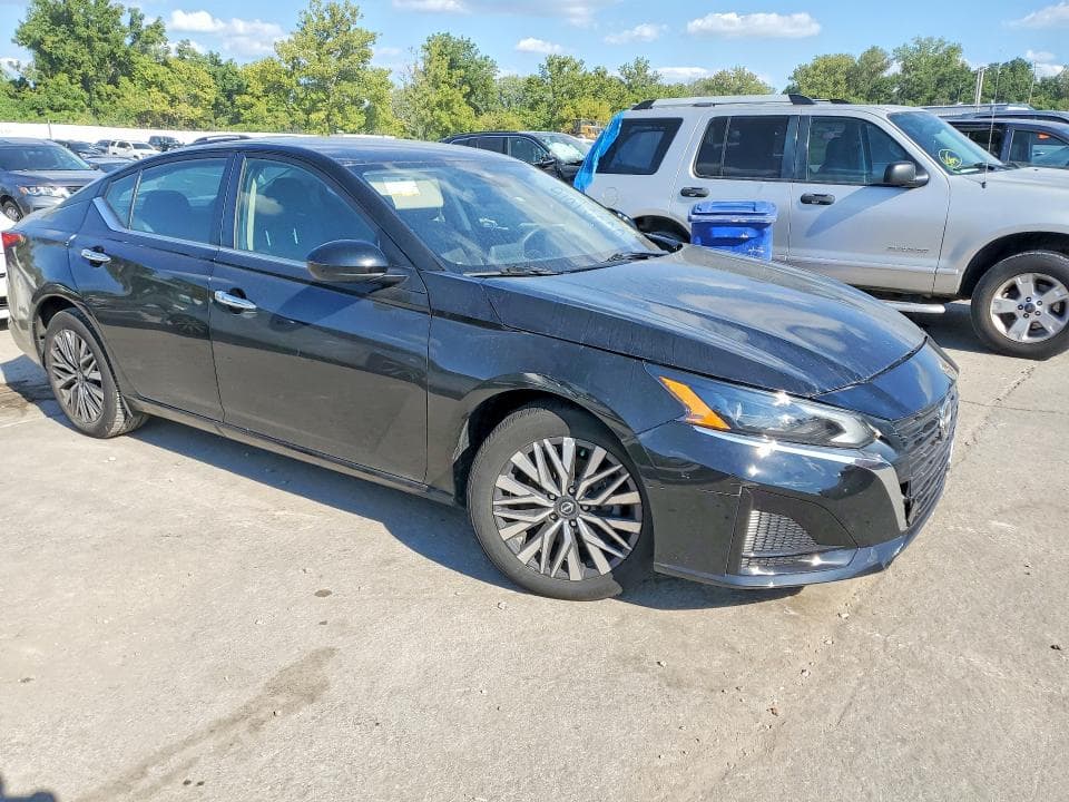 2023 NISSAN ALTIMA SV 4