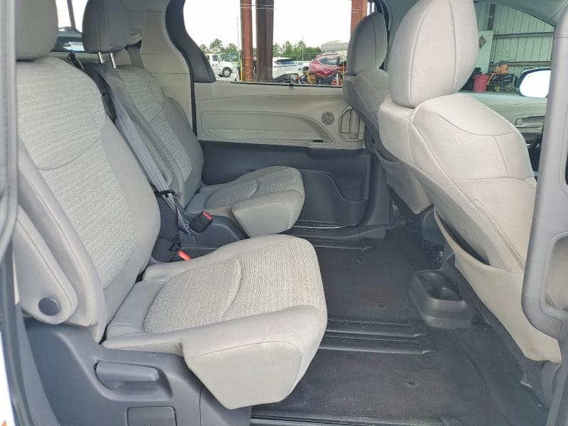 2021 TOYOTA SIENNA LE PLUS PACKAGE 11
