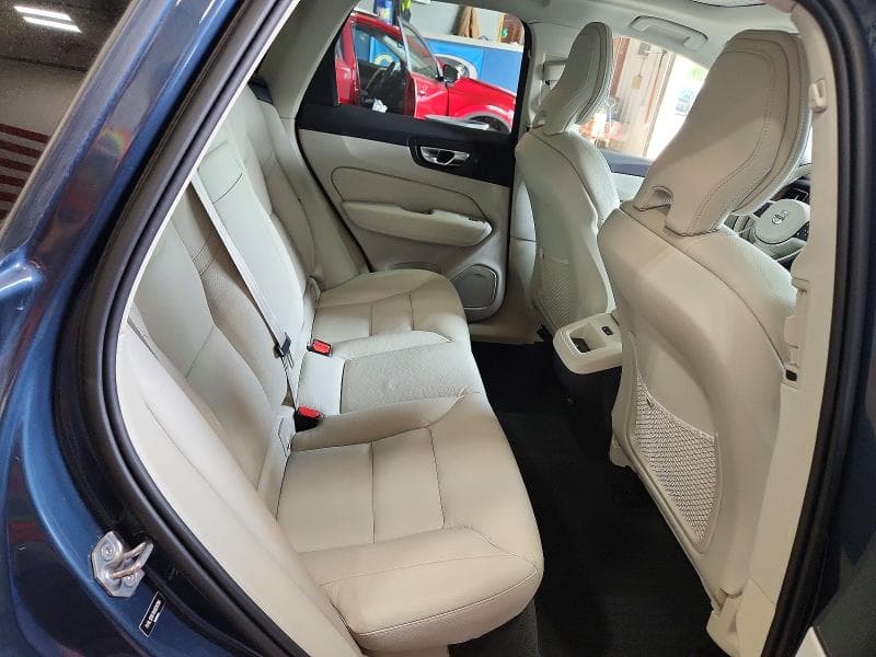 2022 VOLVO XC60 B5 MOMENTUM 11